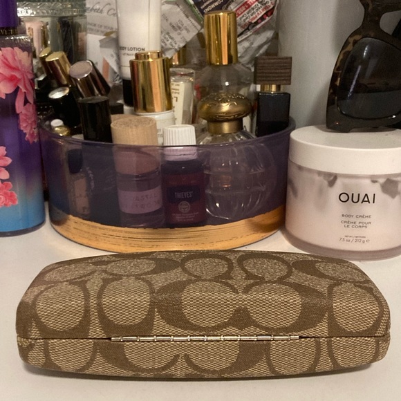 Coach sunglasses NWOT with hardcase - Picture 9 of 12